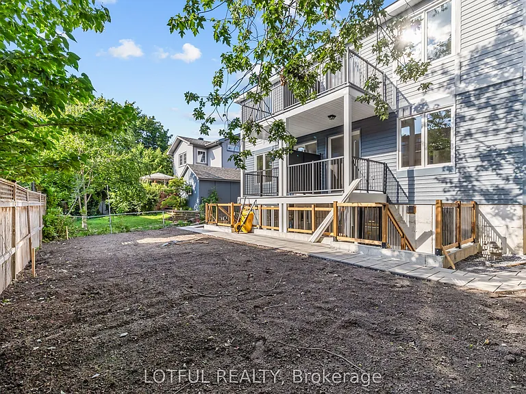 516 Tweedsmuir Ave W #A — Photo 9