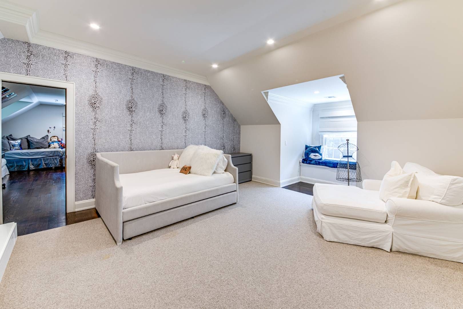  SECOND FLOOR PRIMARY BEDROOM