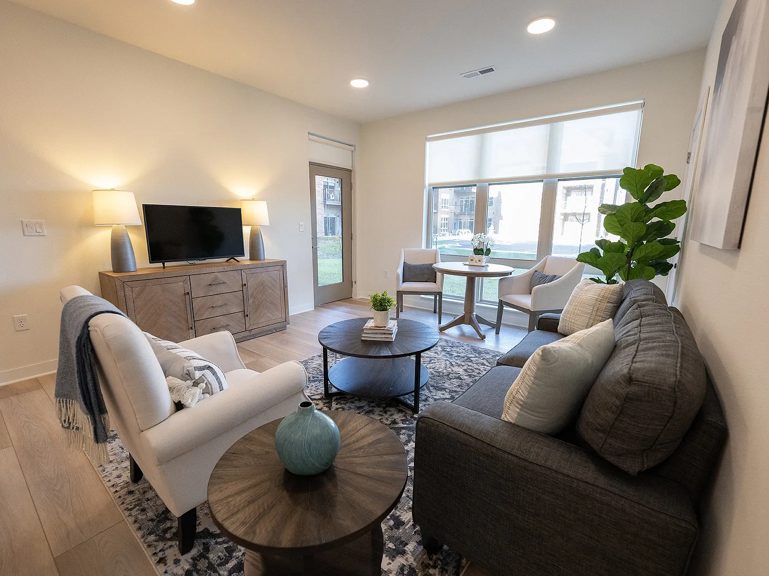 Highlands at Aero Park Apartments & Townhomes 55+ — Photo 4