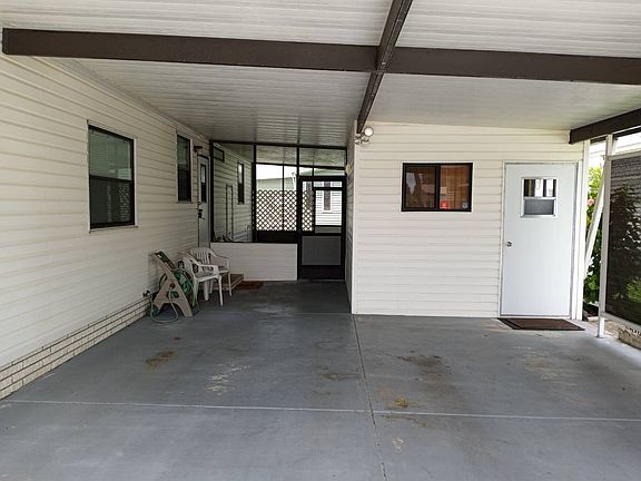 4th image of 438 Country Meadows Blvd