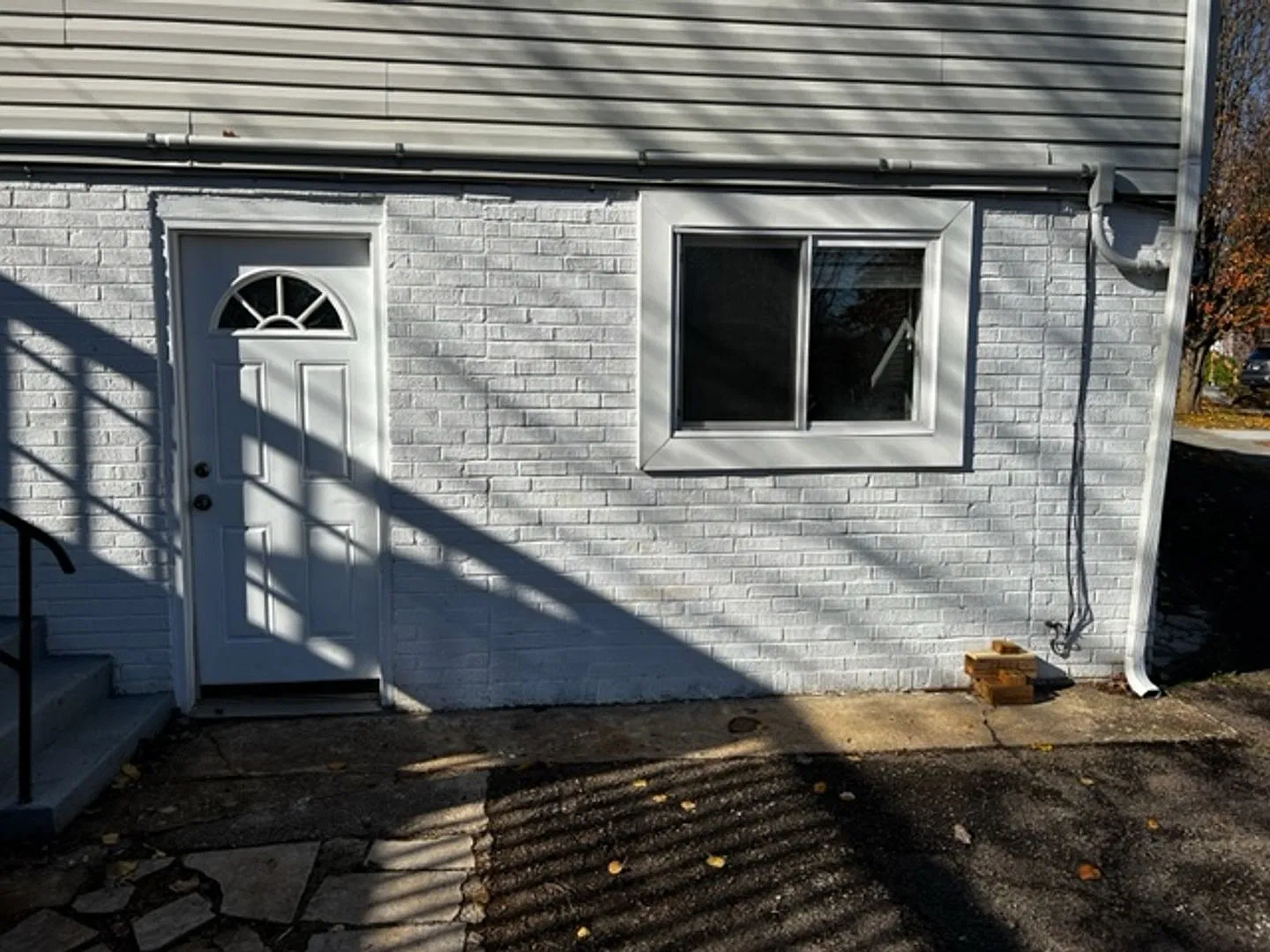 2 bed, 1.0 bath, 980 sqft, $1,350 — Photo 1