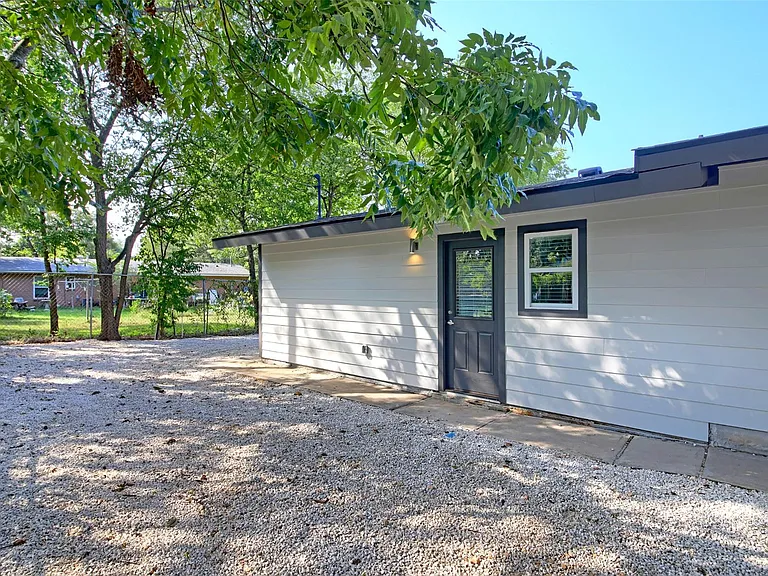 2101 Benwick Cir #B — Photo 4