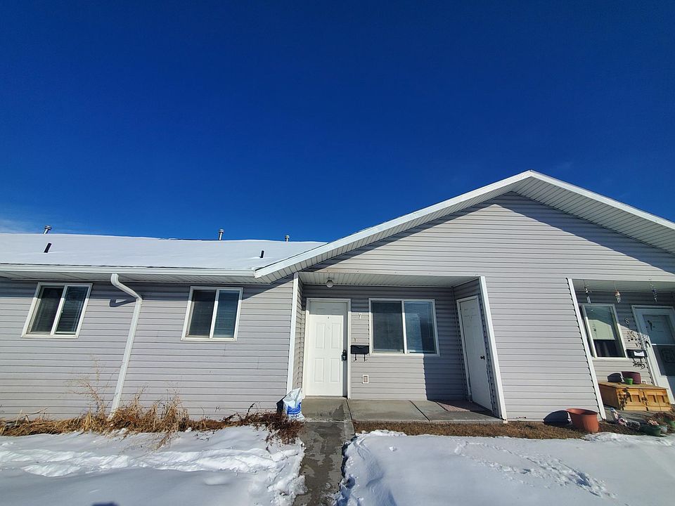 1st image of 1601 Falcon Dr #7