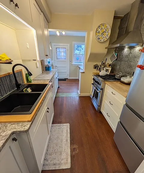 608 E Geyser St — Photo 5