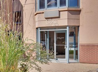 306 Chase Ct, Edgewater, NJ 07020