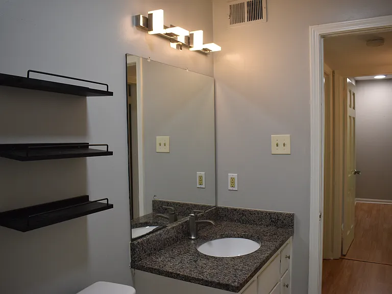 1455 Southland Vista Ct NE #C — Photo 8