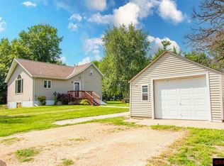 101 Hilltop St, Vernon Center, MN 56090