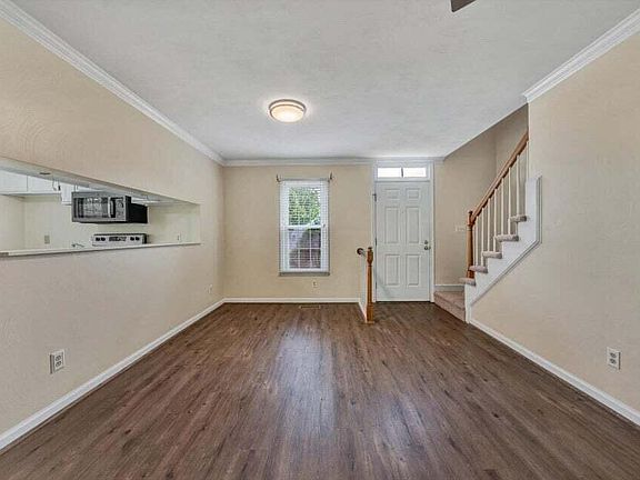 4th image of 3226 Winterberry Dr