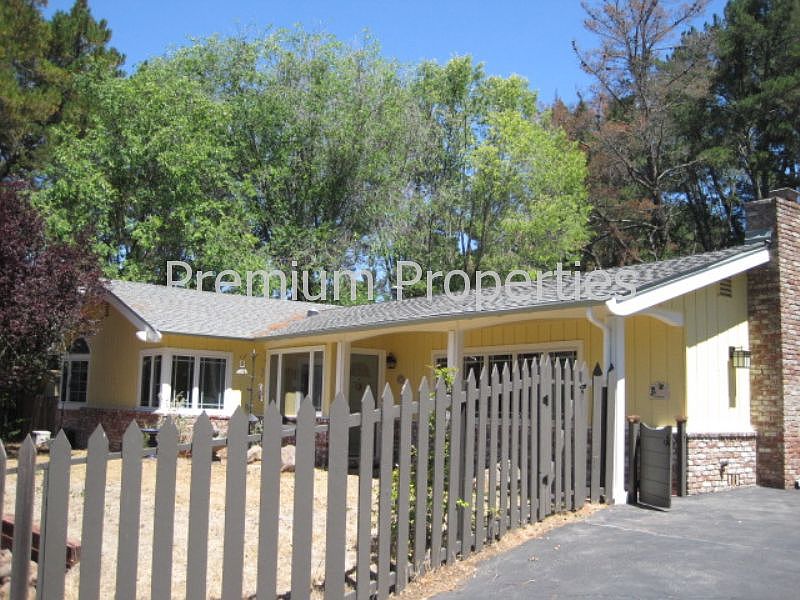 1st image of 19 Estates Dr
