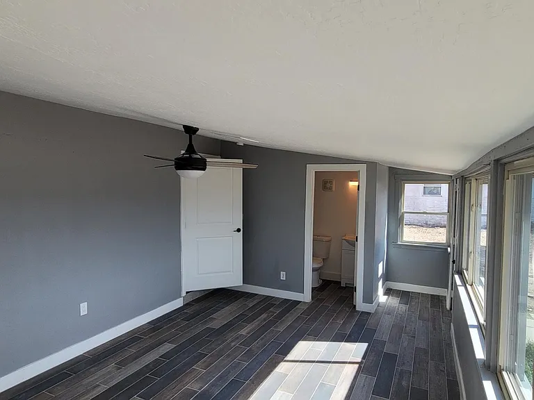 105 N Los Robles Dr — Photo 9