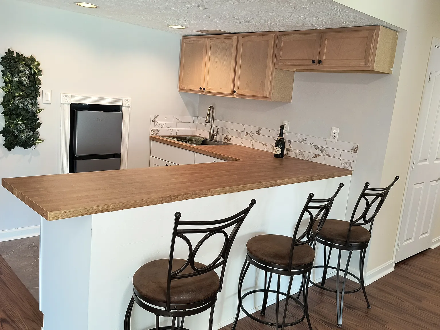 1 bed, 4220 sqft, $1,500 — Photo 4
