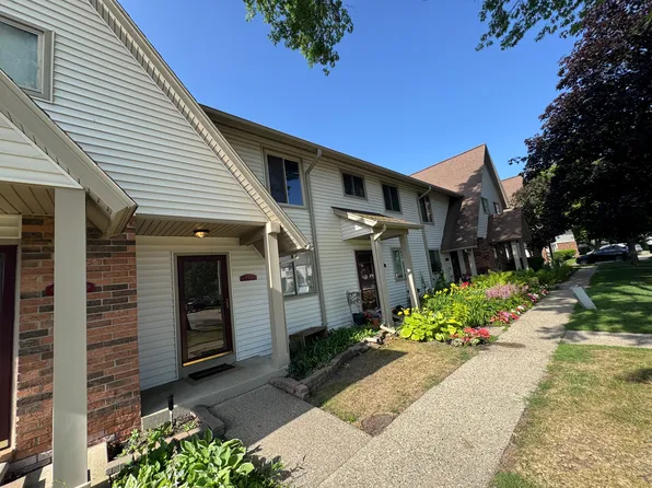 7300 Bluewater Dr, Clarkston, MI