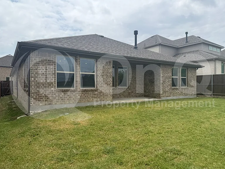 1004 Coppersmith Way — Photo 18