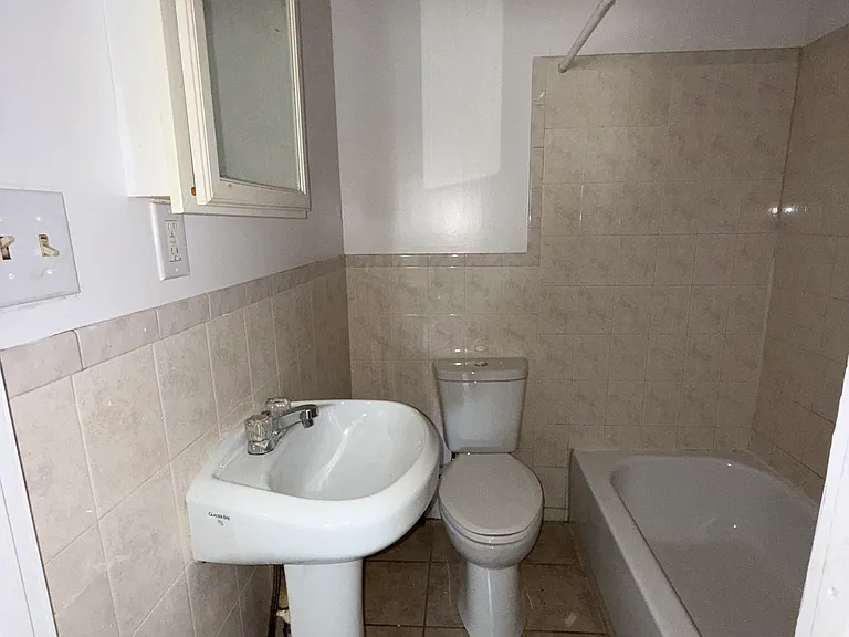 1727 Bridge St #1 — Photo 14