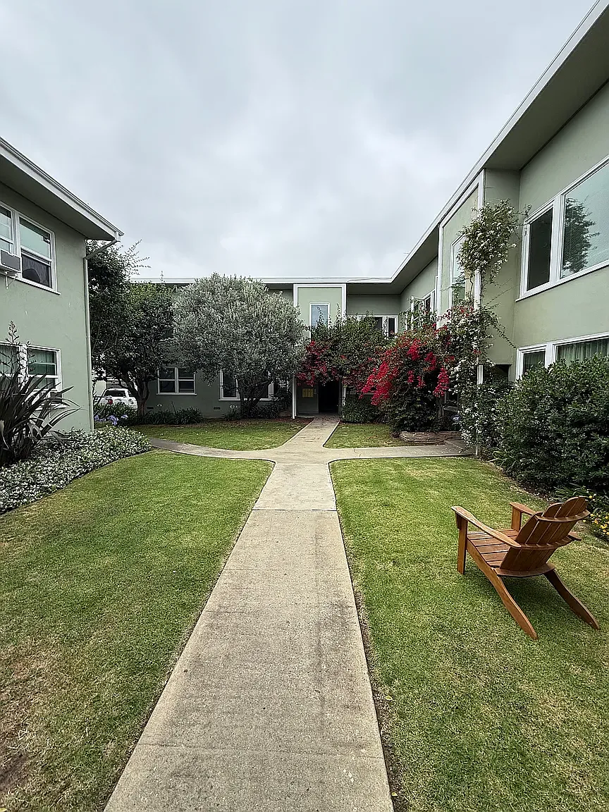 2 bed, $2,900 — Photo 1