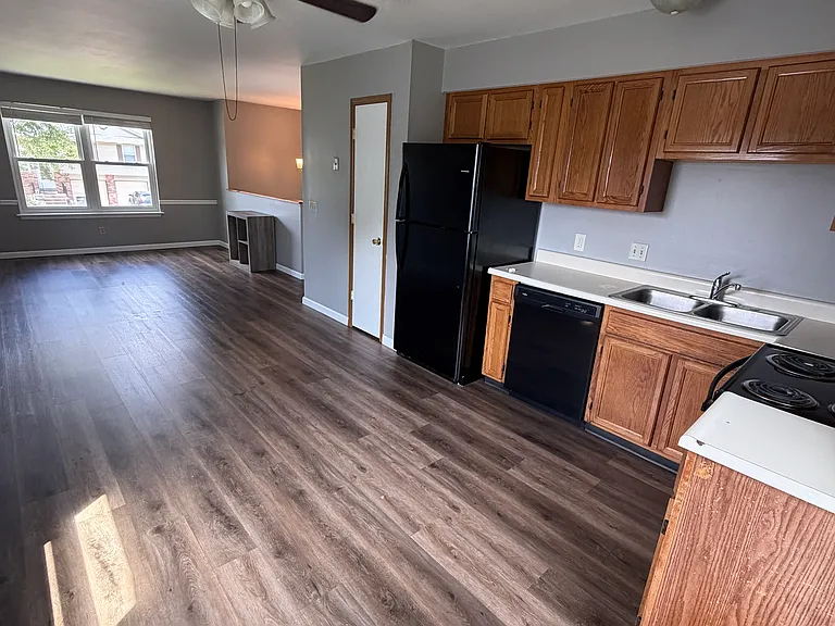 1152 Saint Matthew Ave — Photo 7