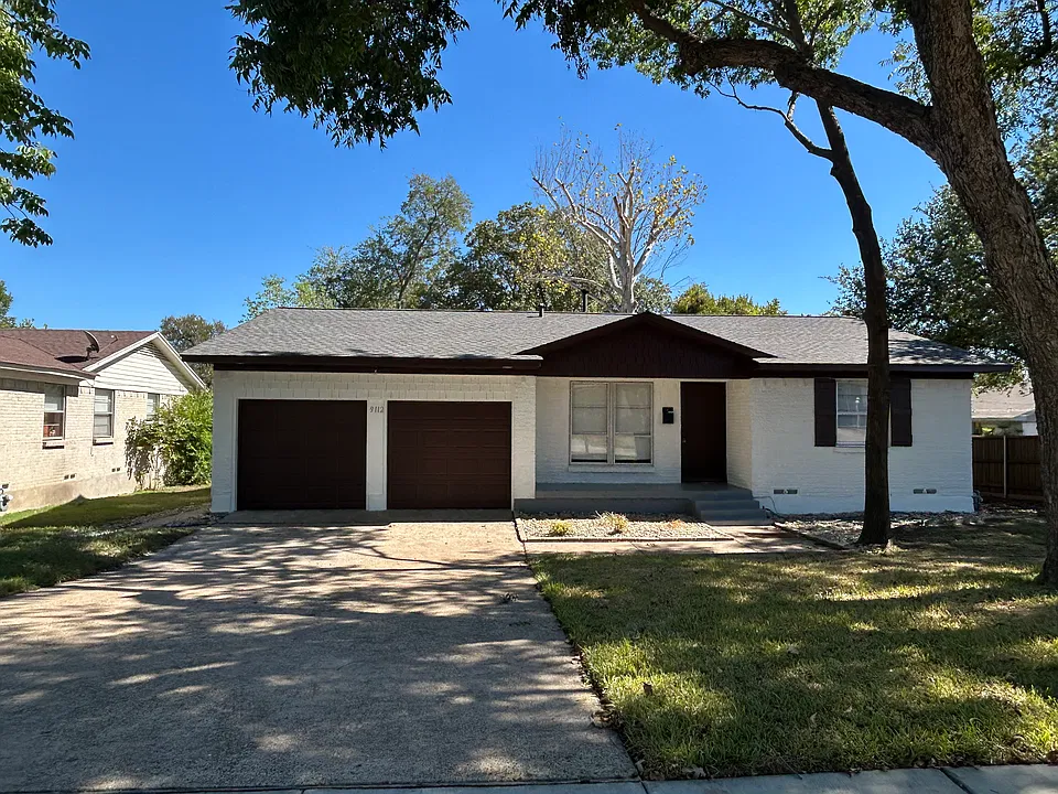 9112 Clearwater Dr