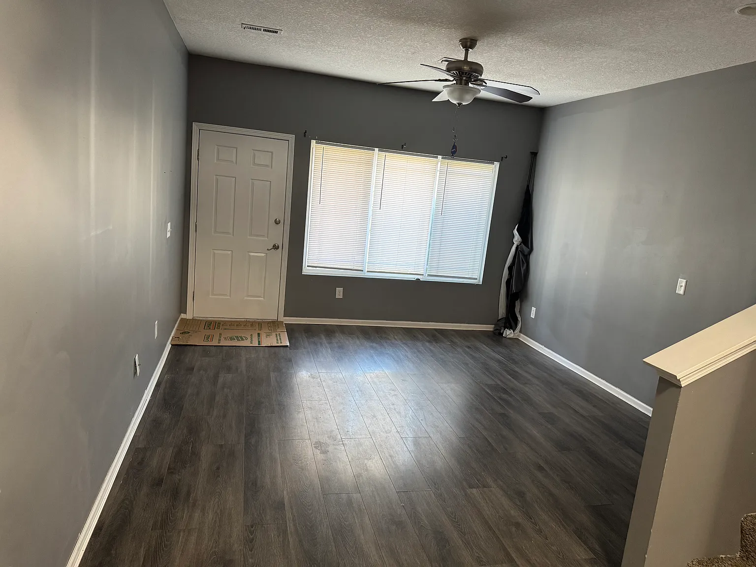 1124 NE 7th Ln — Photo 2