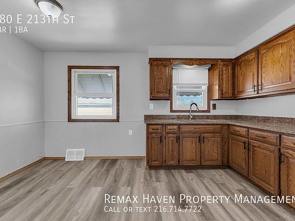3rd image of 580 E 213th St