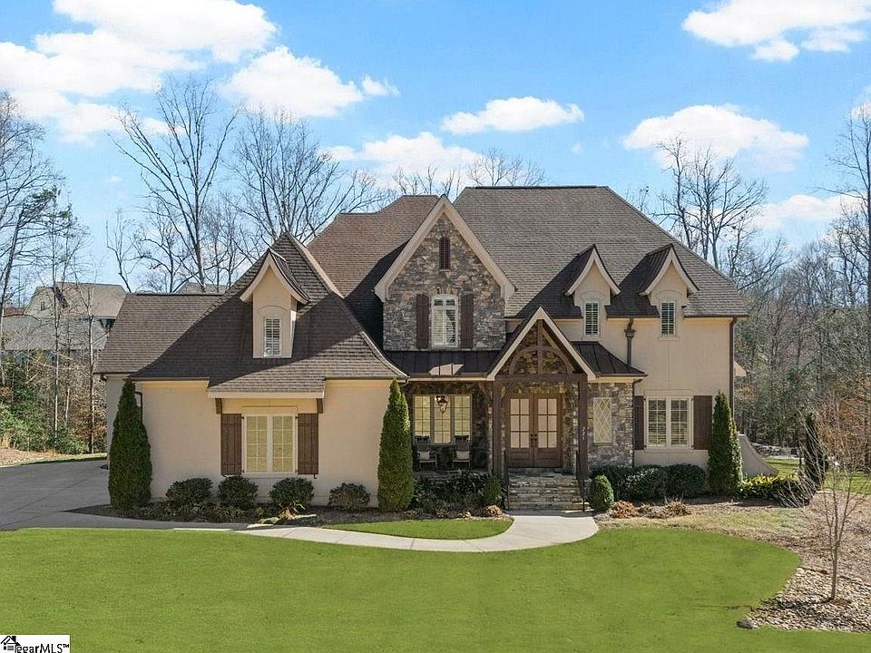 1st image of 221 Abenaki Way
