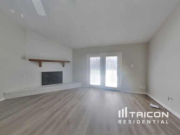 3rd image of 1715 Hazyknoll Ln