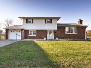 52 Louise Dr, Manville, NJ 08835