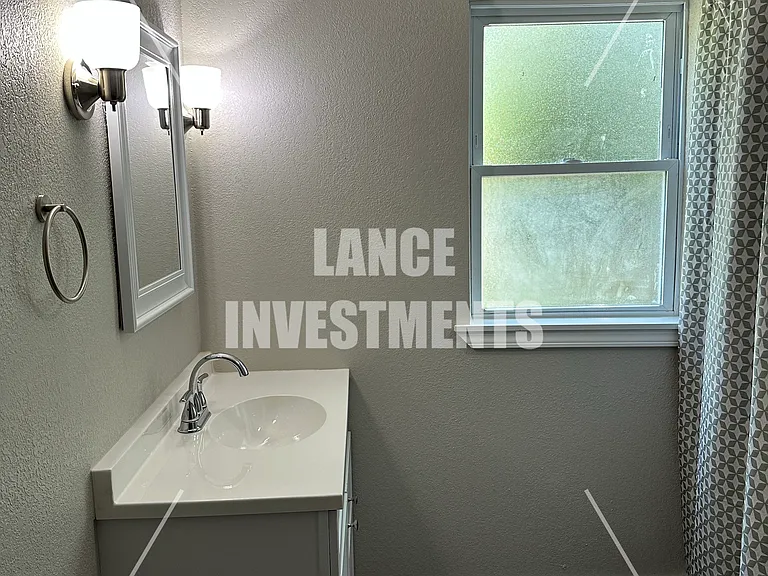 813 S McKinley Ave — Photo 8