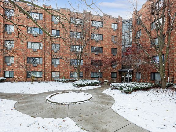 2nd image of 5310 N Chester Ave APT 304