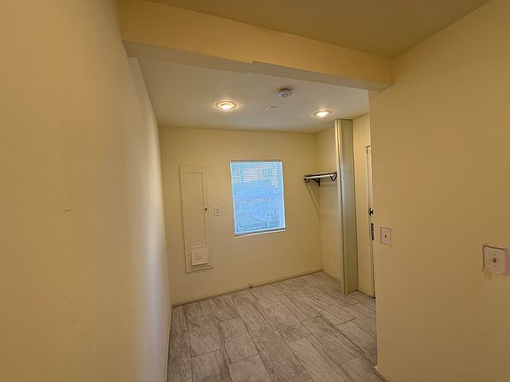 3rd image of 3183 Monroe Ave