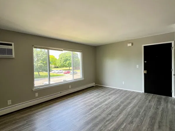 18646 Van Horn Rd APT 6, Trenton, MI 48183