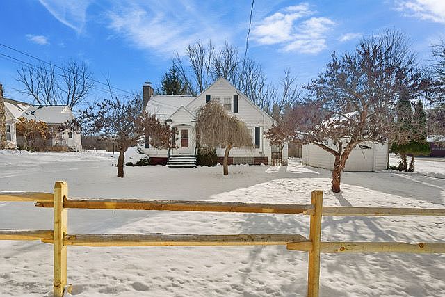 1st image of 164 Bennett Rd