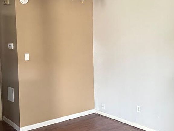 3rd image of 302B Palmwood Dr