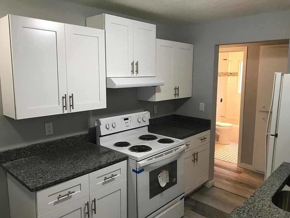 1st image of 277 Sherburne Ave APT 2