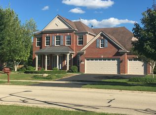 1145 McDole Dr, Sugar Grove, IL 60554