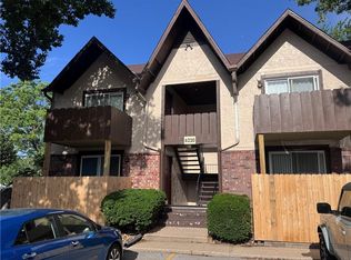 6220 Robinson St APT 1, Overland Park, KS 66202