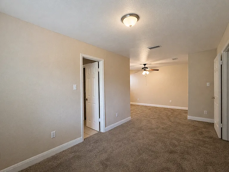 3208 Hampton Rd — Photo 10