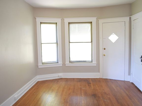 3rd image of 1943 W Bethune St #3