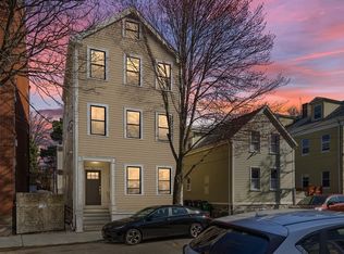 129 Spring St #3, Cambridge, MA 02141