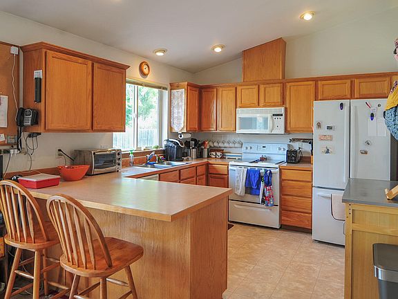 3rd image of 2354 Herndon Dr
