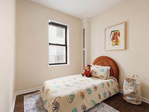 5th image of 21-16 35th St #3G
