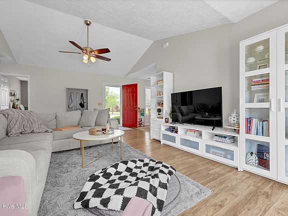 5th image of 2617 Ashby Drive