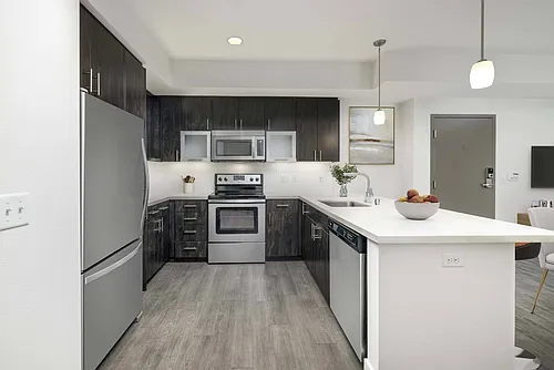 Sona Glendale Photo 1