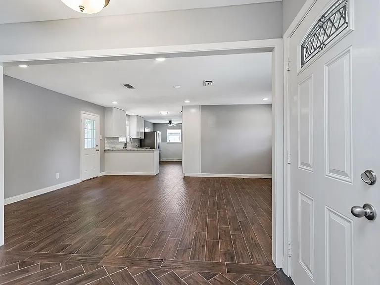 1719 Longhorn Dr — Photo 9