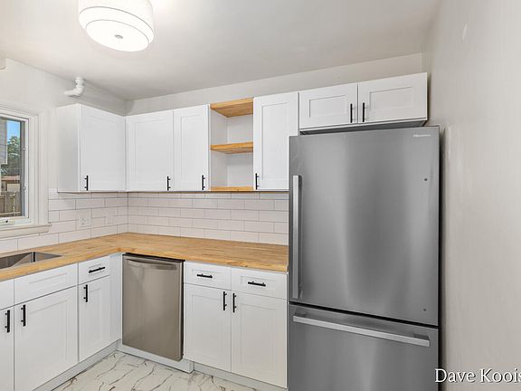 5th image of 2530 De Hoop Ave SW