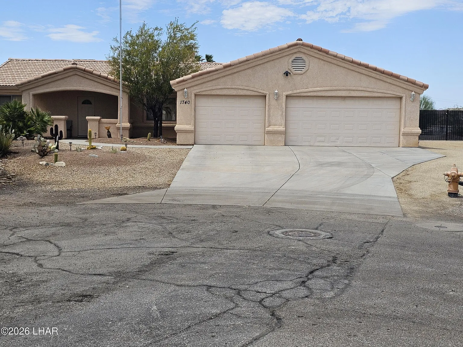 3 bed, 2.0 bath, 1614 sqft, $2,500 — Photo 1