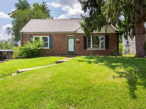 9218 Alpine Dr, Saint Louis, MO 63123