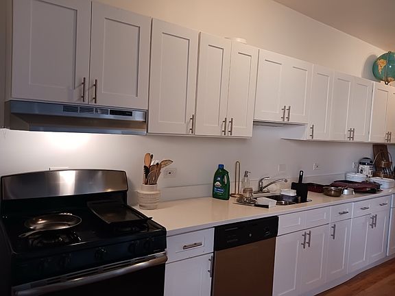 3rd image of 1436 W Summerdale Ave #3W