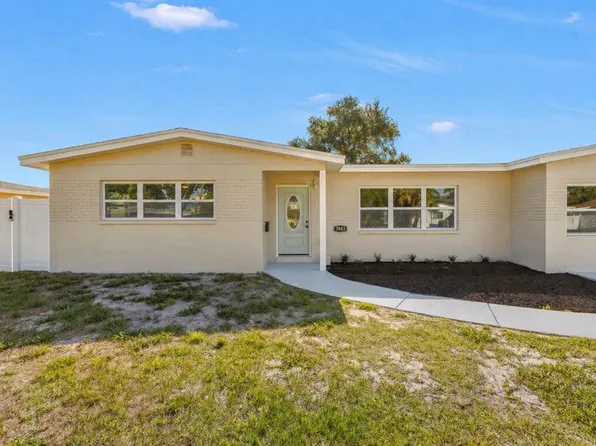 7443 2nd St N, Saint Petersburg, FL 33702