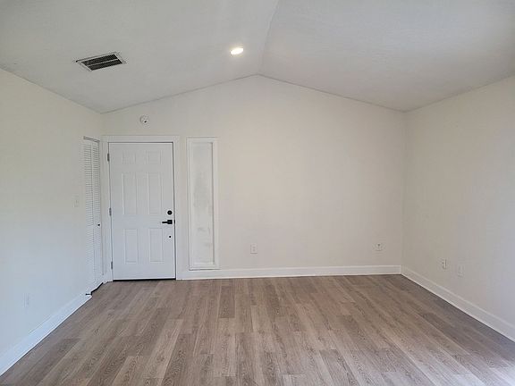 4th image of 1236 Dovehill Dr #1248