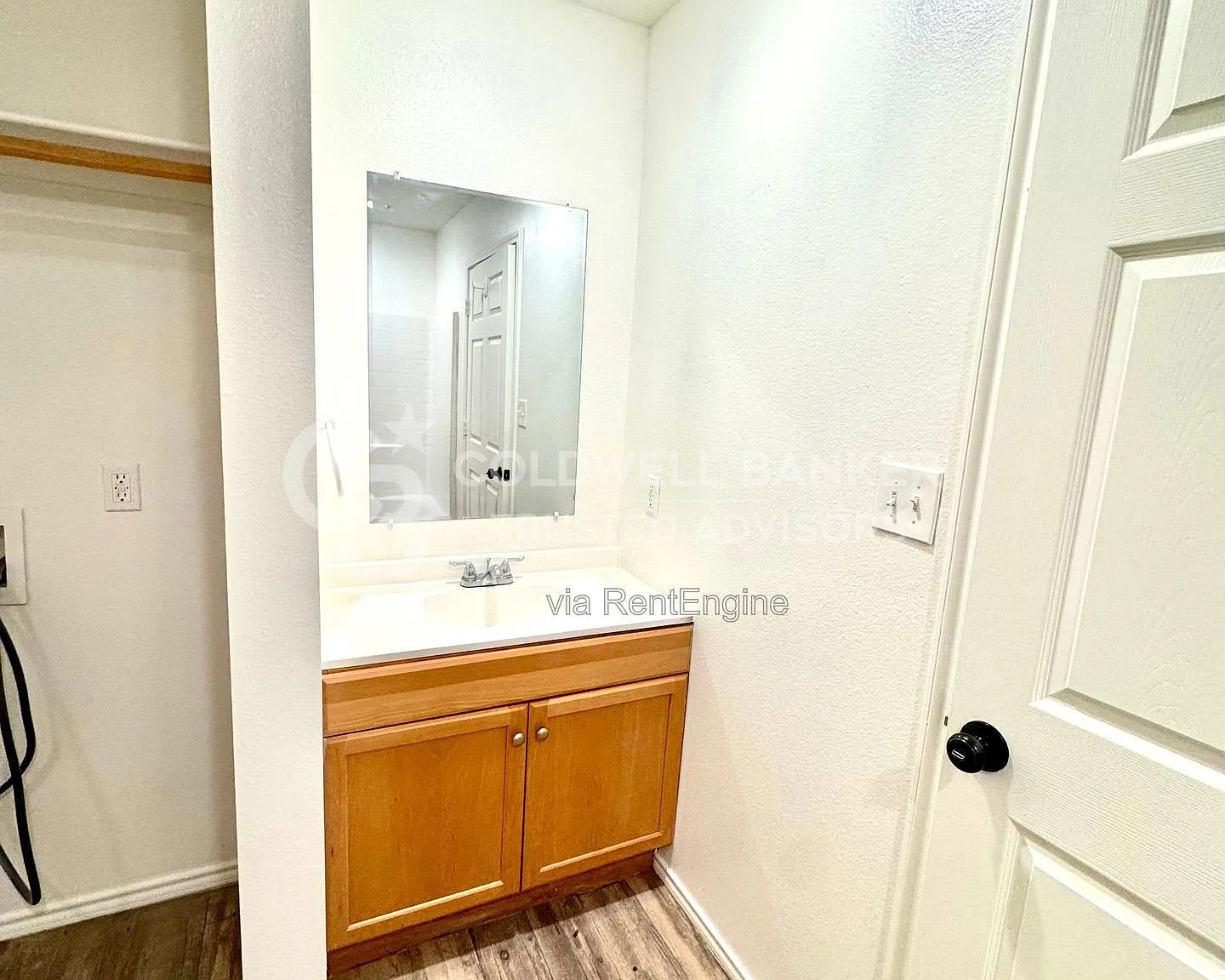 3 bed, 1.0 bath, 963 sqft, $1,050 — Photo 3